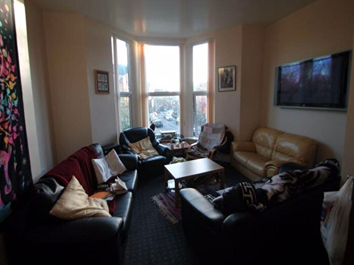 9 Bedroom House To Rent In Regent Park Terrace, Leeds, LS6