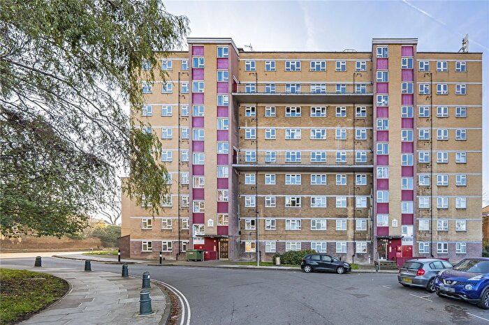 2 Bedroom Flat For Sale In Peldon Court, Richmond, TW9