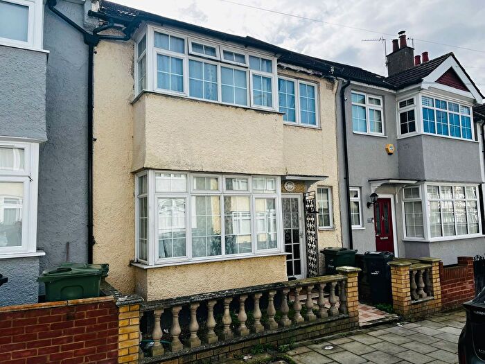 3 Bedroom Terraced House To Rent In Hepworth Road, London, SW16
