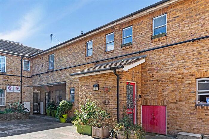 1 Bedroom Flat To Rent In Collinson Walk, London Bridge, SE1