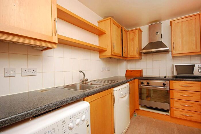 2 Bedroom Flat To Rent In Bridgewater Square, City, London, EC2Y