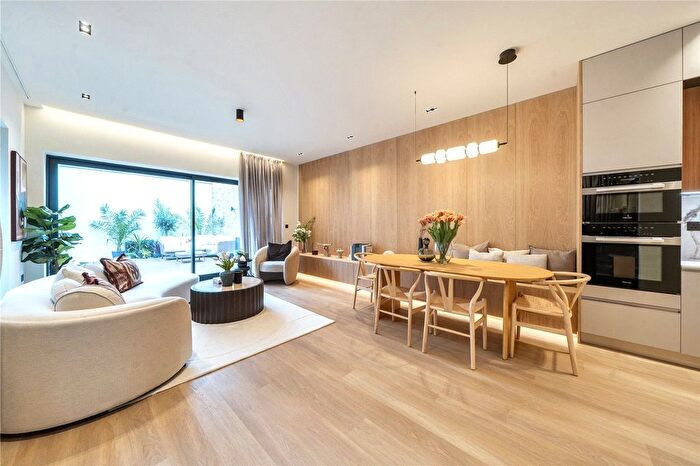 3 Bedroom Flat To Rent In Creswick Road, London, W3