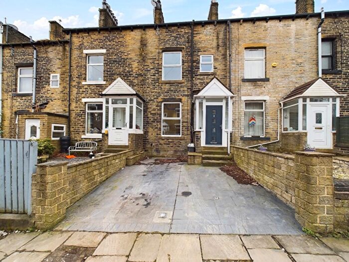 4 Bedroom Terraced House For Sale In Savile Parade, Halifax, HX1