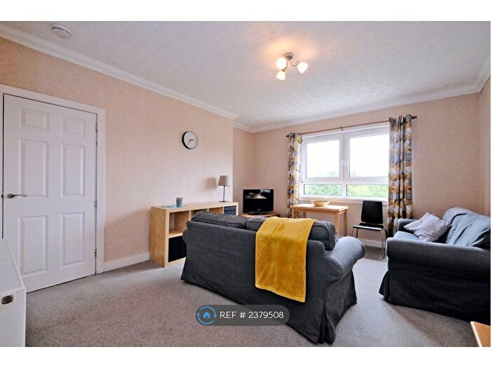 3 Bedroom Flat To Rent In Sunnybank Road, Aberdeen, AB24
