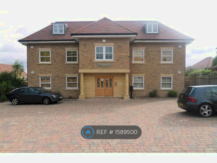 2 Bedroom Flat To Rent In Burton Lane, Goffs Oak, Waltham Cross, EN7