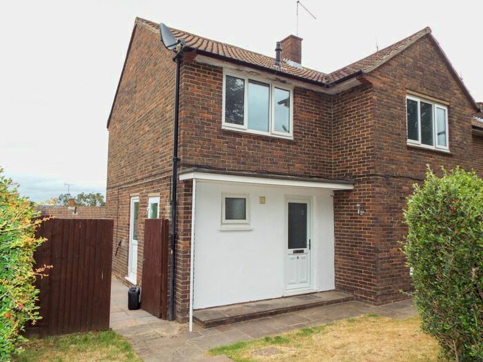 4 Bedroom End Of Terrace House To Rent In Brownrigg Crescent, Bracknell, RG12