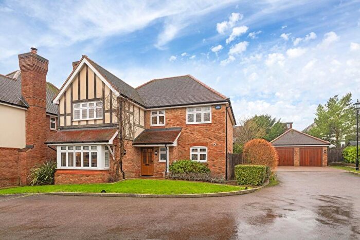 4 Bedroom Detached House For Sale In Homevale Close, Hayes, Bromley, BR2