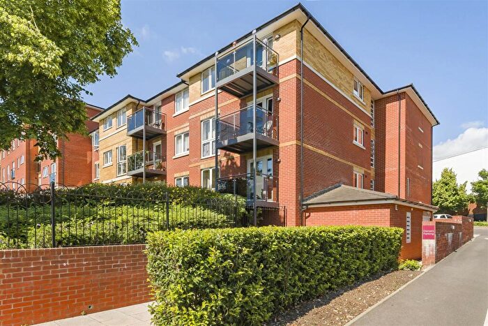 2 Bedroom Retirement Property For Sale In Spitfire Lodge, Portswood, Southampton, Hampshire, SO17