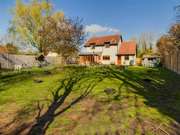 3 Bedroom Detached House For Sale In Rectory Road, Shelfanger, Diss, IP22