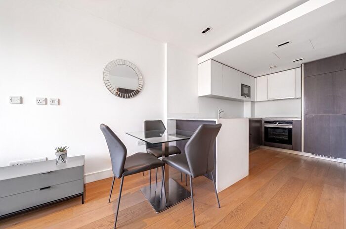 1 Bedroom Flat For Sale In Kew Bridge Road, Brentford, TW8