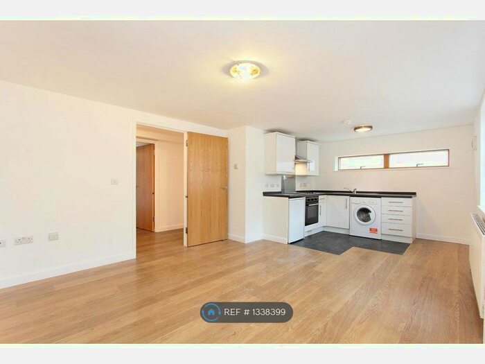 1 Bedroom Flat To Rent In Myles Court, London, SE16