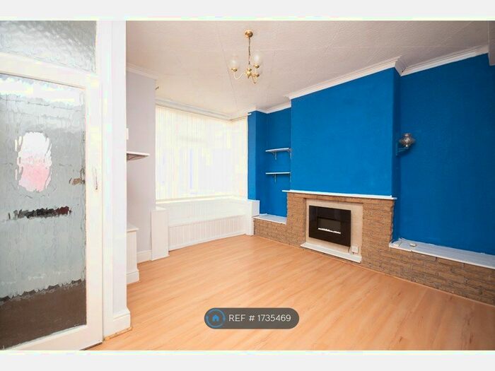 2 Bedroom Semi-Detached House To Rent In Cromwell Road, Salford, M6