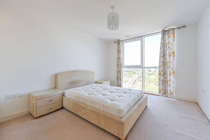 2 Bedroom Flat To Rent In Oceanis Apartments, , Royal Docks, London, E16