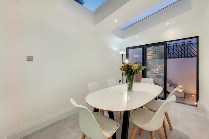 1 Bedroom Flat To Rent In Hogarth Road, London, SW5