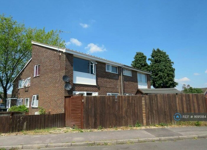 1 Bedroom Flat To Rent In Medway Road, Dorset, BH22