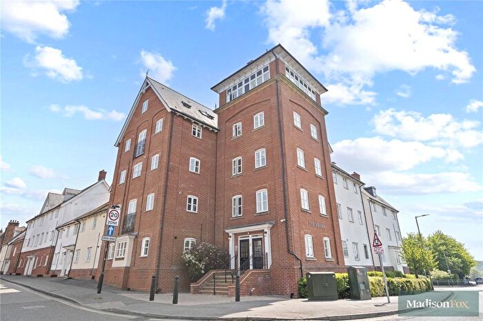 2 Bedroom Flat To Rent In Flat The Square, Hart Street, Brentwood, CM14