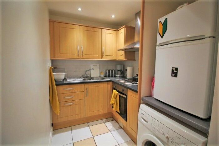 2 Bedroom Flat To Rent In Bartholomew Street West, Exeter, EX4