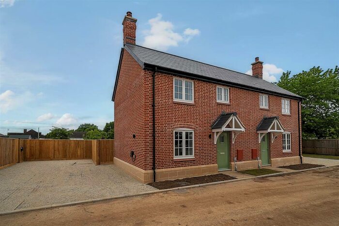 3 Bedroom Semi-Detached House For Sale In Aubreys Yard, Poulshot, SN10