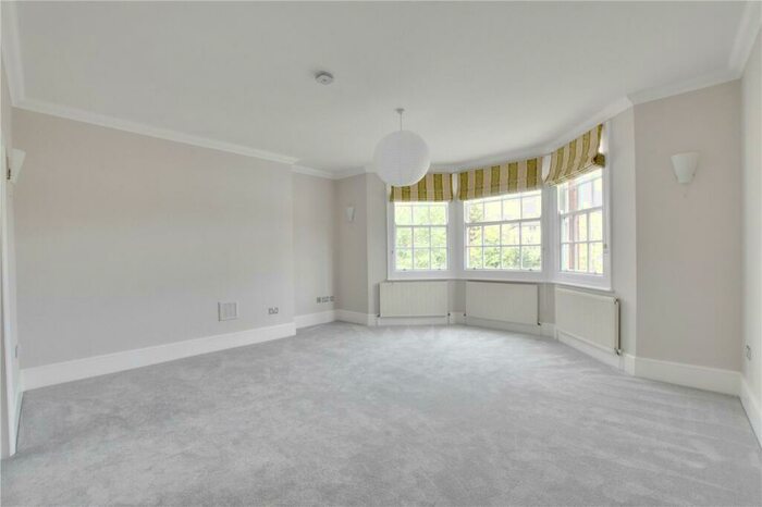 2 Bedroom Apartment To Rent In Met Apartments, Lee High Road, London, SE12