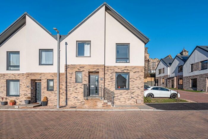4 Bedroom Semi Detached House For Sale In Kelhope View, Kirkcaldy, KY1