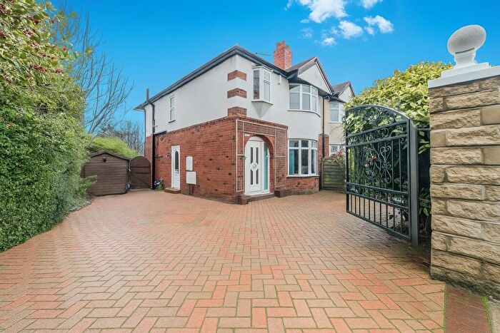 3 Bedroom Semi Detached House For Sale In Ghyllroyd Drive, Birkenshaw, Bradford, West Yorkshire, BD11