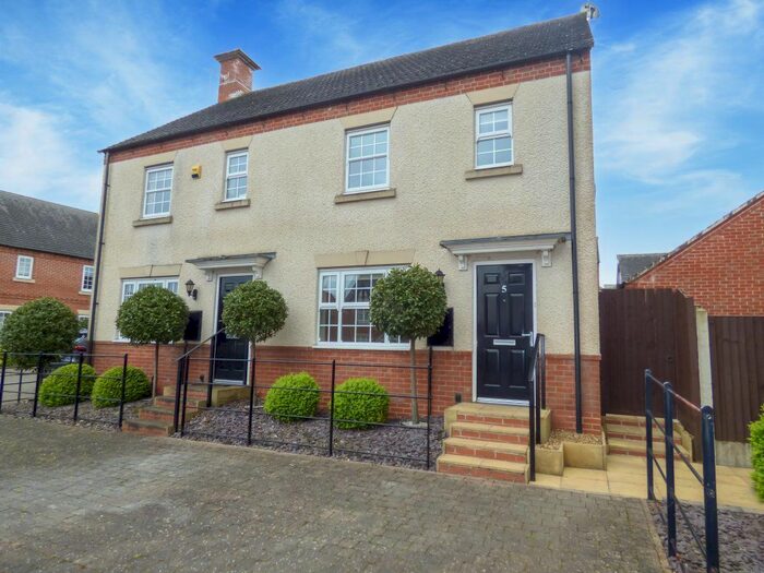 3 Bedroom Semi-Detached House To Rent In Spitfire Road, Castle Donington, DE74