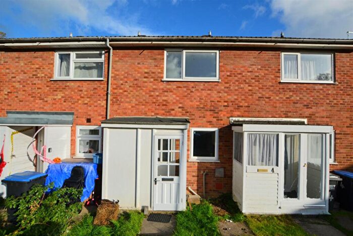 2 Bedroom Terraced House For Sale In Rickfield Close, Hatfield, AL10