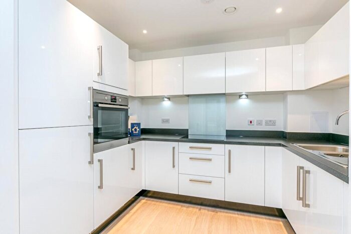 1 Bedroom Apartment To Rent In Egret Heights, Waterside Way, London, N17