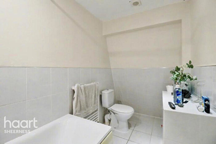 1 Bedroom Flat For Sale In High Street, Sheerness, ME12