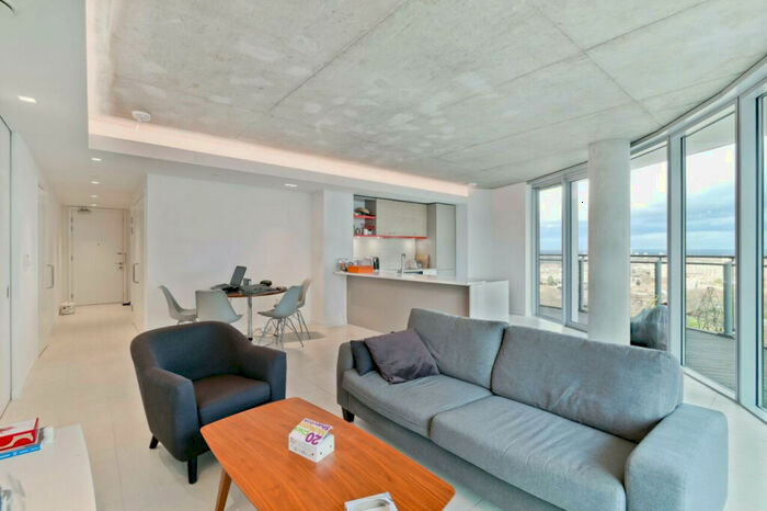 3 Bedroom Apartment To Rent In Tidal Basin Road, London, E16