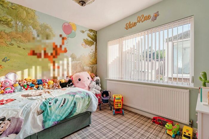 2 Bedroom Bungalow For Sale In Highfield Avenue, Burnley, Lancashire, BB10
