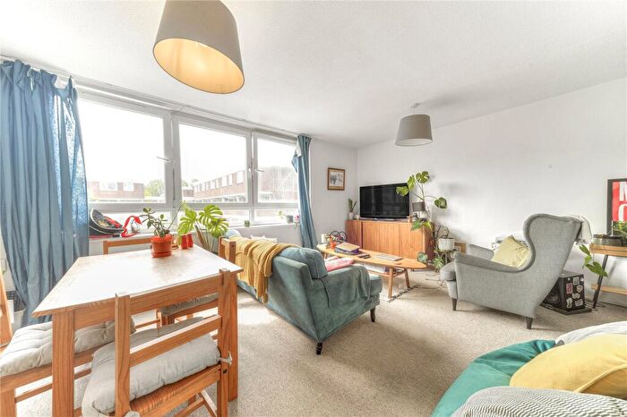 3 Bedroom Flat To Rent In Surrey Lane, London, SW11