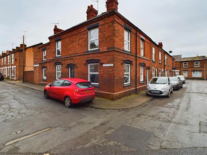 2 Bedroom End Of Terrace House For Sale In North Street, Chester, CH3