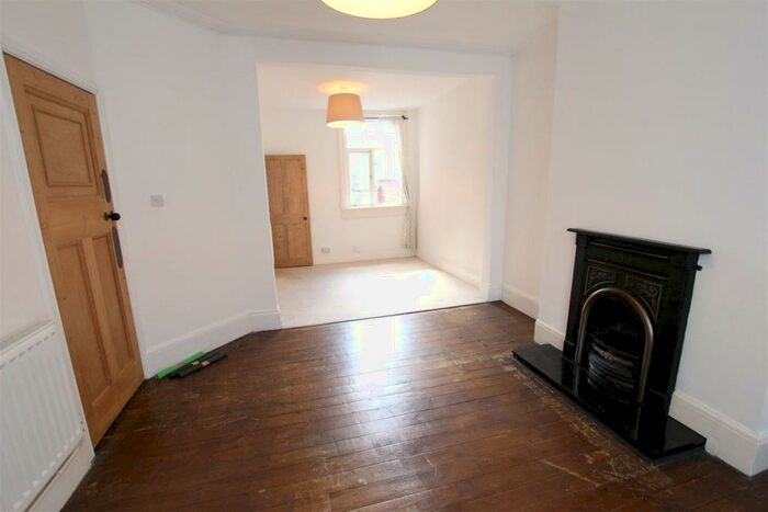 3 Bedroom Terraced House To Rent In Sandringham Rd, Abington, NN1