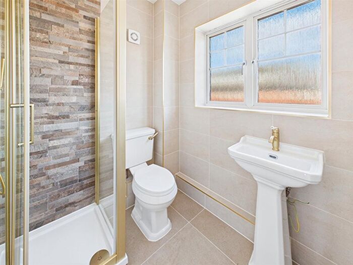 4 Bedroom Property To Rent In Cherrytrees, Coulsdon, CR5