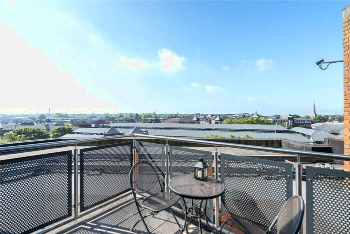 2 Bedroom Penthouse To Rent In Kings Reach, - Kings Road, Reading, RG1