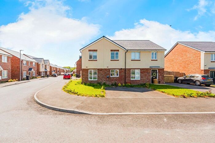 3 Bedroom Detached House To Rent In Lynchets Road, Luton, LU2