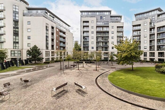 1 Bedroom Flat To Rent In Pump House Crescent, Brentford, TW8