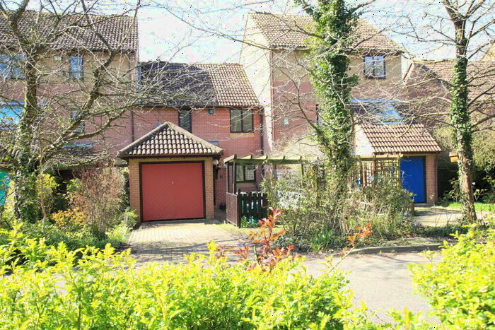 3 Bedroom Terraced House To Rent In Woodley Headland, Peartree Bridge, Milton Keynes, MK6