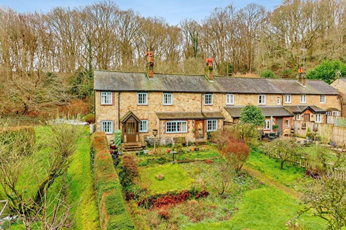 4 Bedroom End Terrace House For Sale In The Enterdent, Godstone, RH9