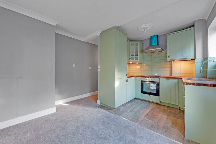 1 Bedroom Flat To Rent In Brighton Terrace, London, SW9