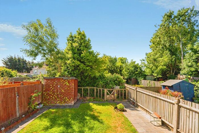 2 Bedroom Maisonette For Sale In Marlborough Hill, Harrow, HA1