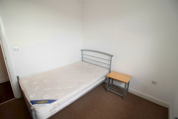 2 Bedroom Apartment To Rent In Apartment Denmark Road, Manchester, M15