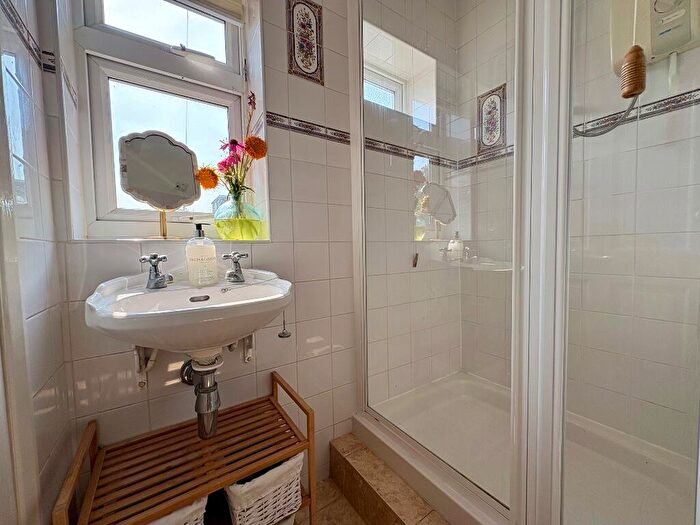 3 Bedroom Terraced House For Sale In The Drive, Phippsville, Northampton, NN1