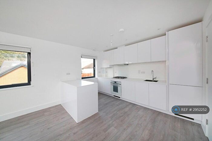 1 Bedroom Flat To Rent In Paul Court, London, SE19