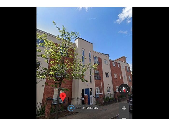 2 Bedroom Flat To Rent In Stretford Rd, Hulme, M15