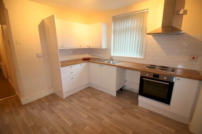 1 Bedroom Flat To Rent In Linden Grove, Beeston, Nottingham, NG9