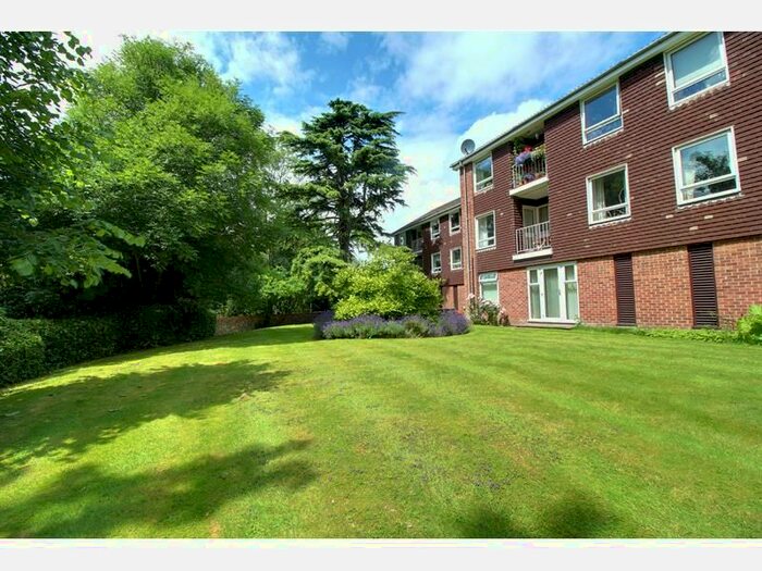 2 Bedroom Flat To Rent In Monkley Court, Caversham, Berkshire, RG4
