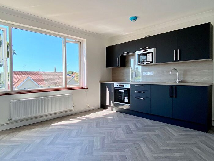 1 Bedroom Flat To Rent In Queens Road, Sketty, SA2