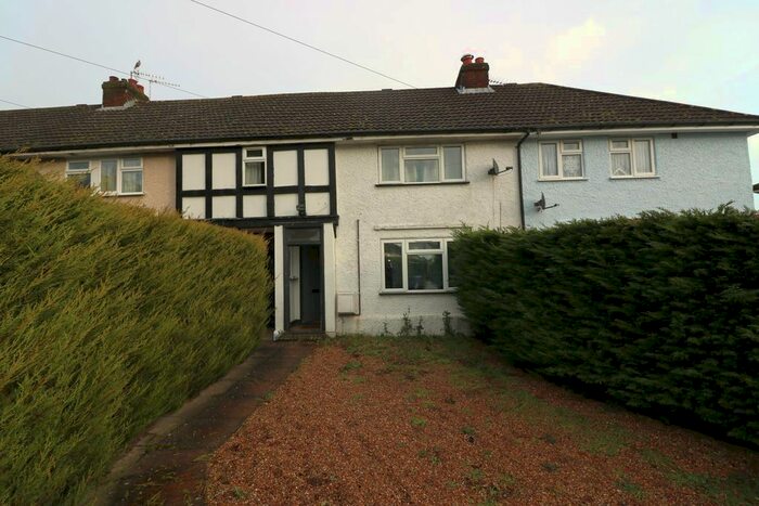 5 Bedroom Terraced House To Rent In Magna Road, Englefield Green TW20